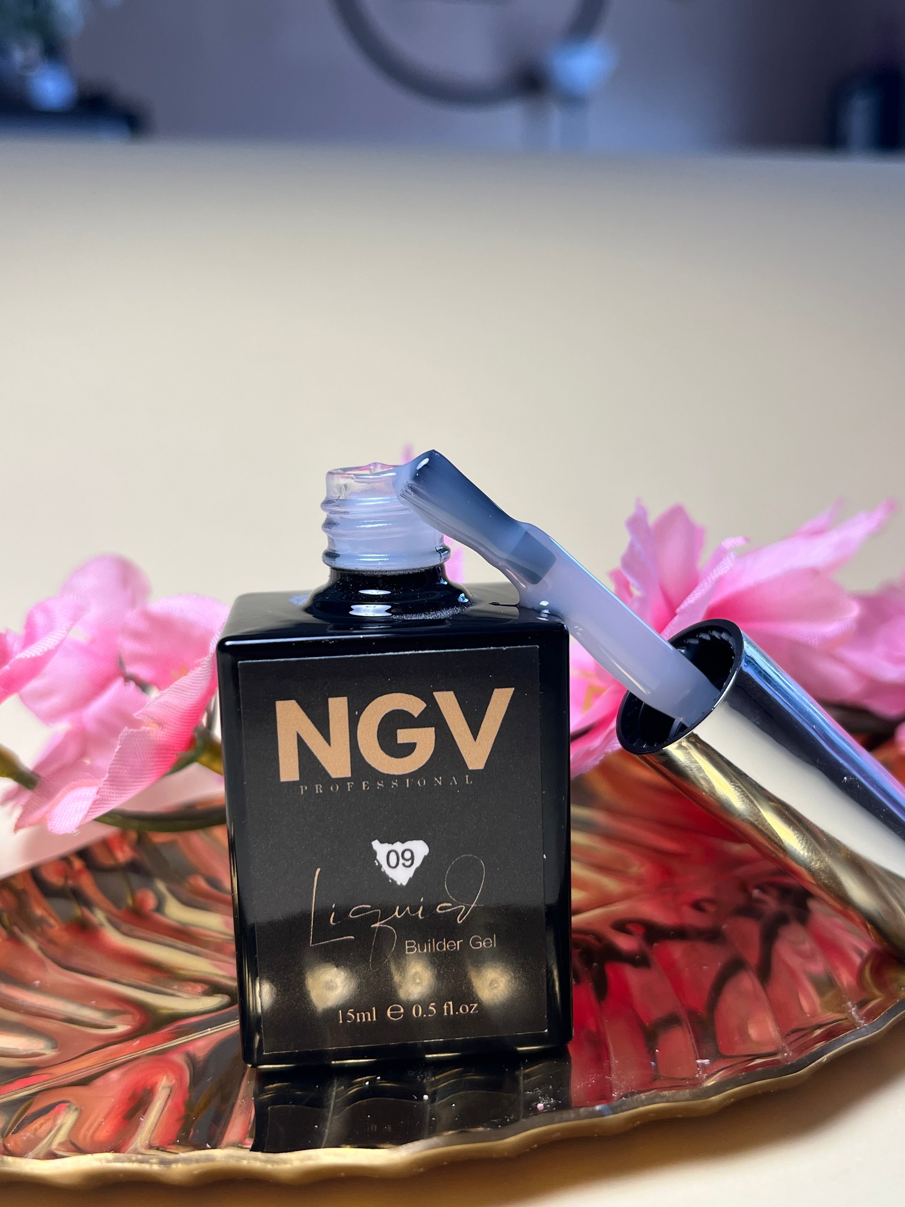 Liquid builder gel in bottle  “Late”